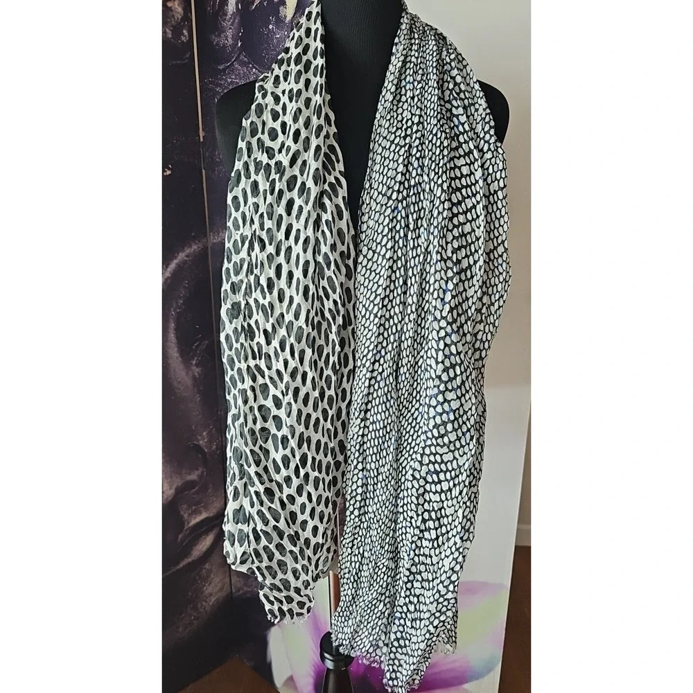 BANANA‎ REPUBLIC Multi Animal Print Frayed Trim Shawl Scarf One Size